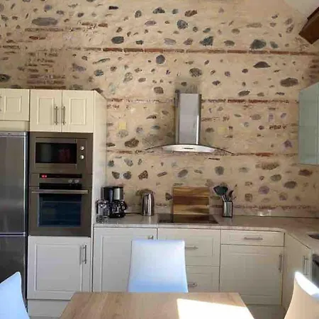 66c4 Unique 6-person Chateau بيربينيو