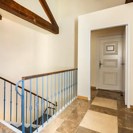 شقة 66c4 Unique 6-person Chateau