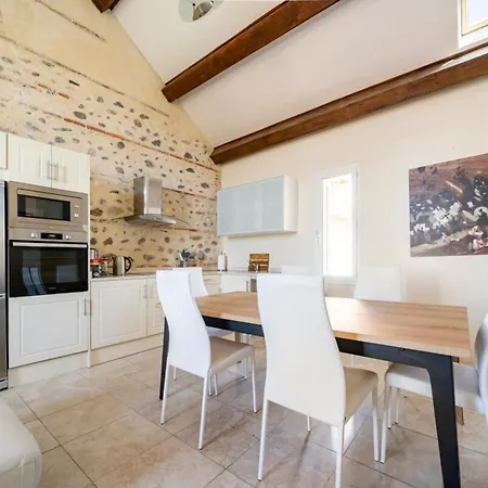 شقة 66c4 Unique 6-person Chateau