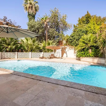 66c4 Unique 6-person Chateau بيربينيو
