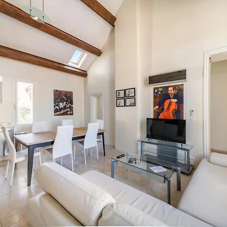 شقة 66c4 Unique 6-person Chateau *