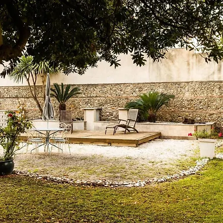 66c4 Unique 6-person Chateau بيربينيو